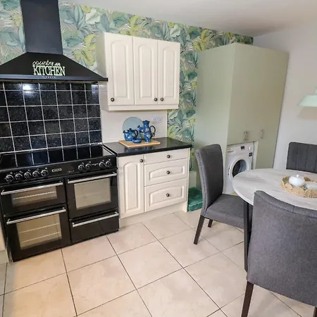 Holiday home Kivvy *